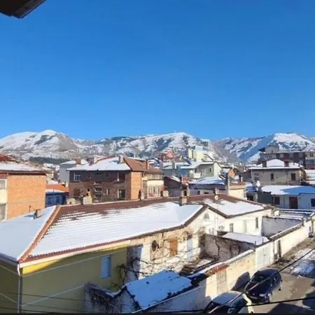 Velar 4* Korce