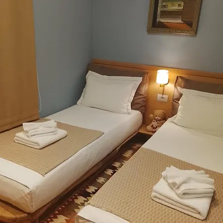 Velar 4* Korce